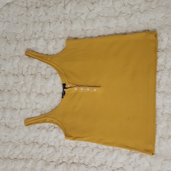 Brandy Melville Tops - Brandy Melville top